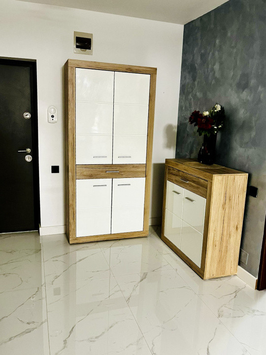 Apartament 53 mp utili +12 mp terasa,parcare ,zona Eroilor 