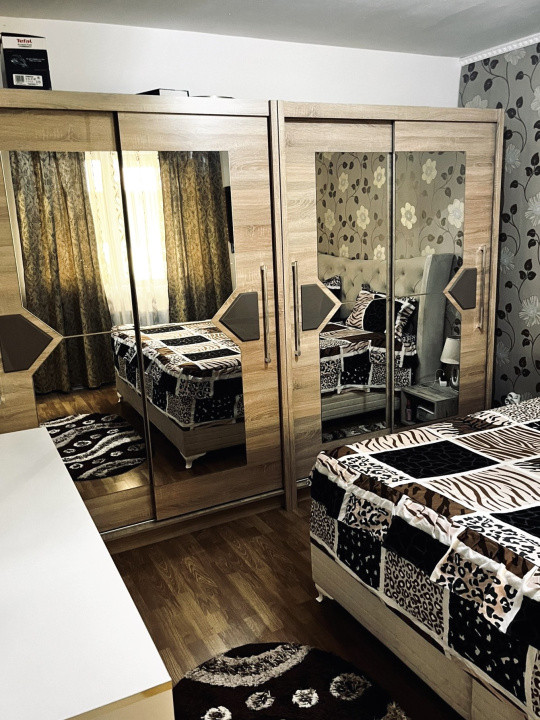 Apartament 53 mp utili +12 mp terasa,parcare ,zona Eroilor 