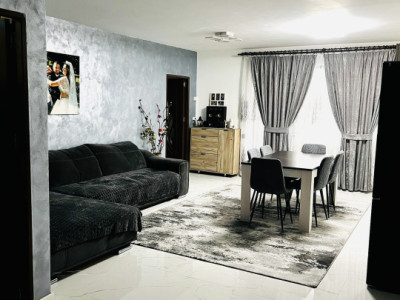 Apartament 53 mp utili +12 mp terasa,parcare ,zona Eroilor 