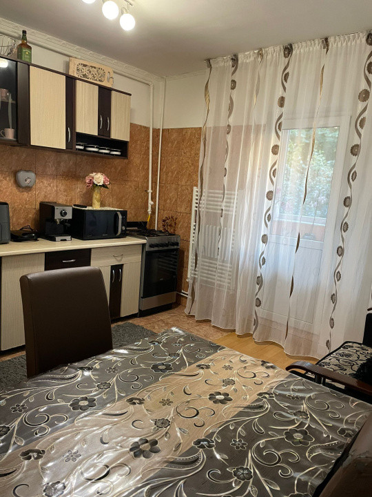 apartament cu 2 camere decomandate,zona Iulius Mall
