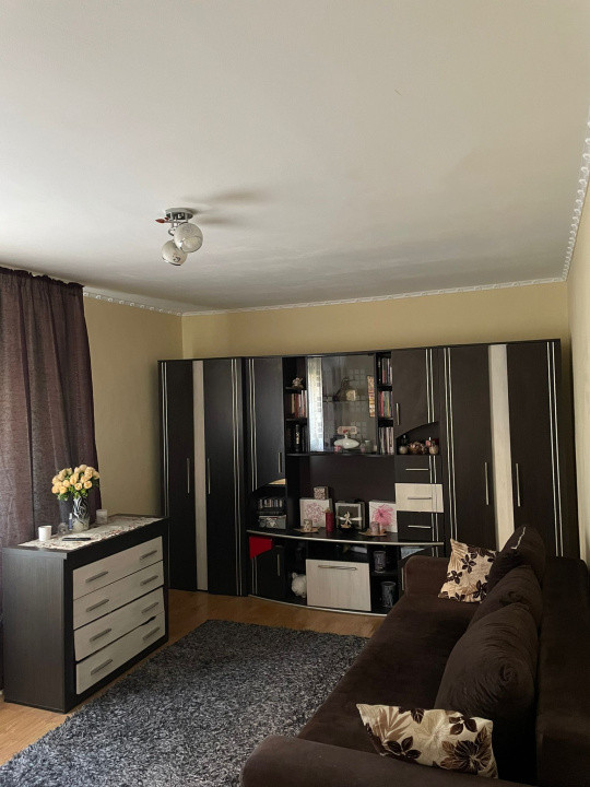 apartament cu 2 camere decomandate,zona Iulius Mall