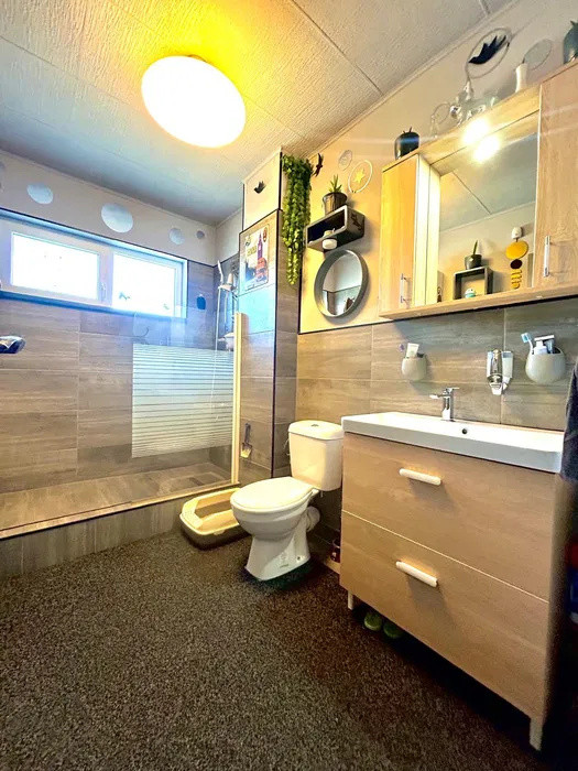 Apartament cu 2 camere, 51 mp, balcon, zona Eroilor