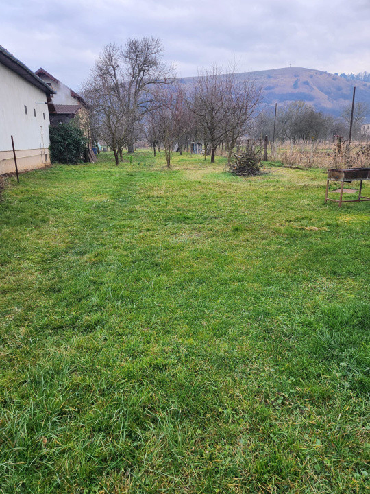 Casa idividuala de vanzare cu teren de 1000 mp