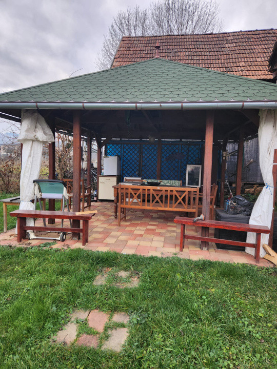 Casa idividuala de vanzare cu teren de 1000 mp