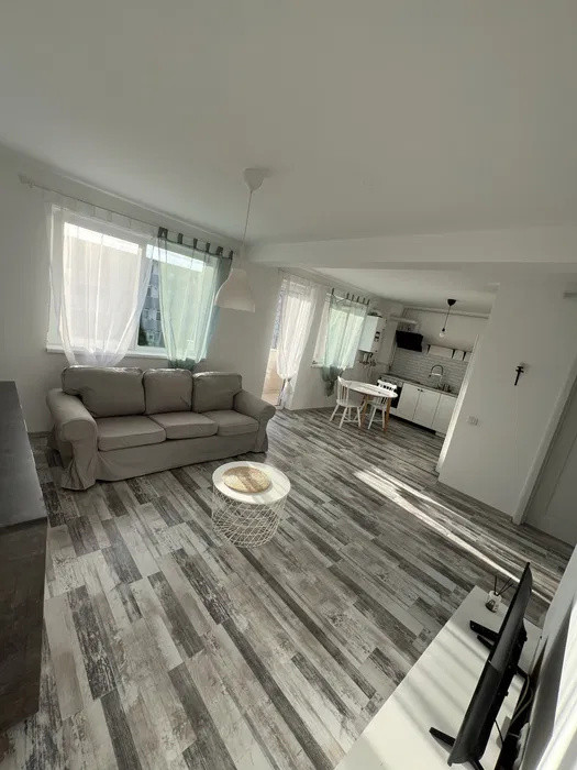 Apartament cu 2 camere, 47 mp, parcare, zona Cetatii