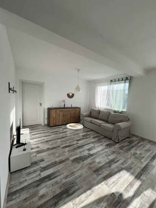 Apartament cu 2 camere, 47 mp, parcare, zona Cetatii