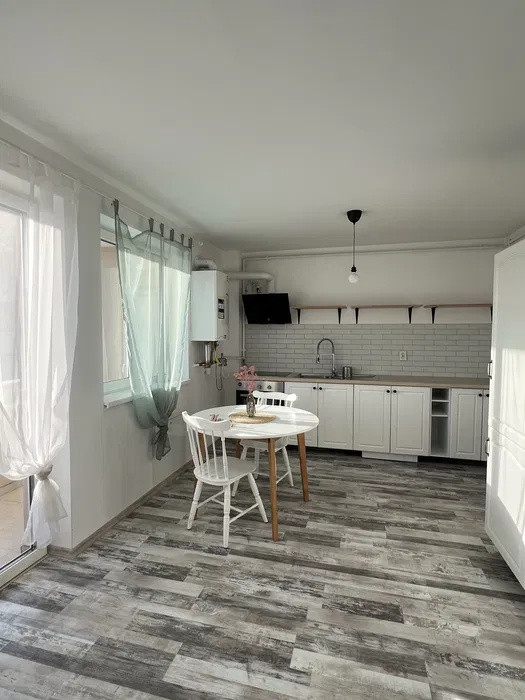 Apartament cu 2 camere, 47 mp, parcare, zona Cetatii