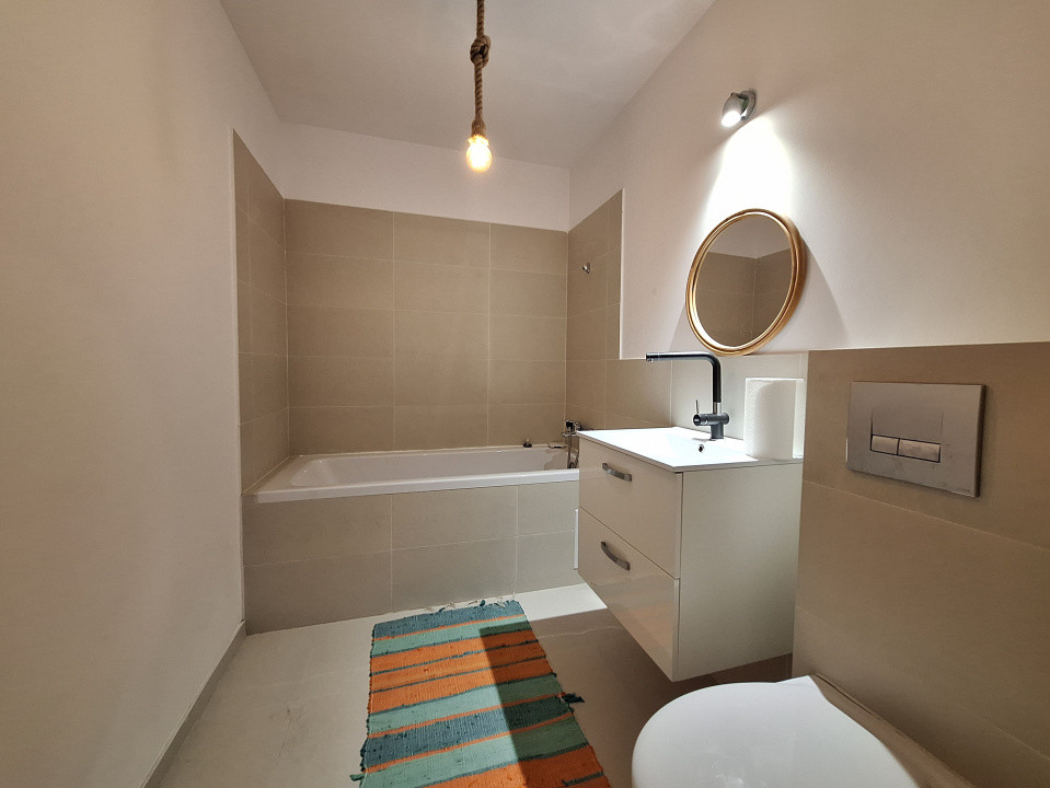 Apartament cu 2 camere, 47 mp, balcon, zona Cetatii