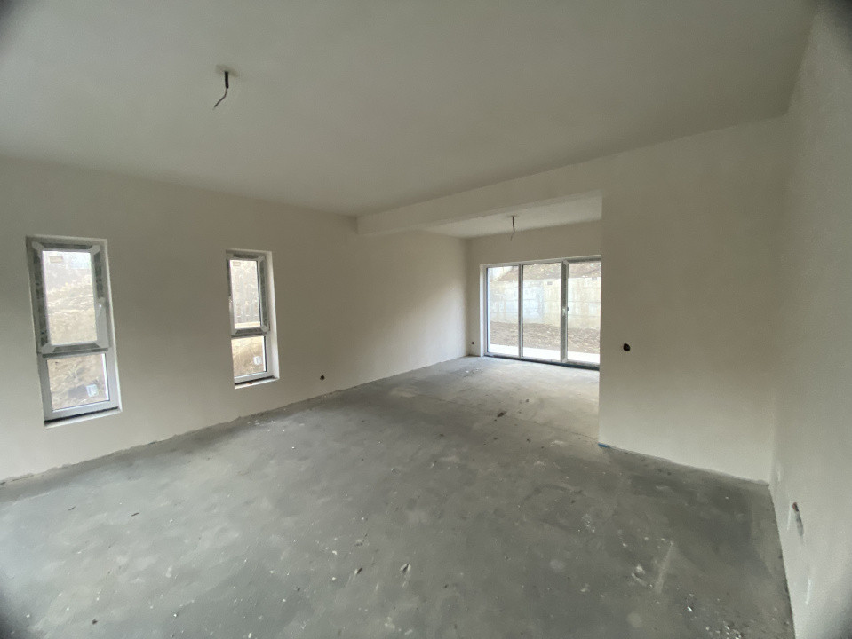 Duplex de vanzare, 195 mp utli, Garaj , zona Tauti 