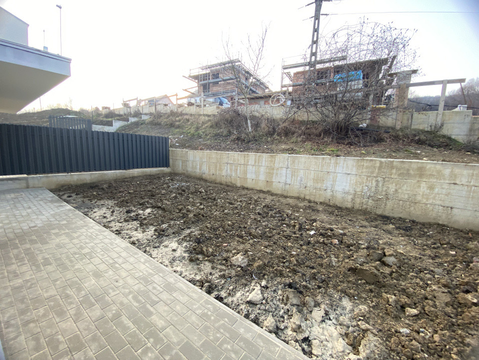 Duplex de vanzare, 195 mp utli, Garaj , zona Tauti 