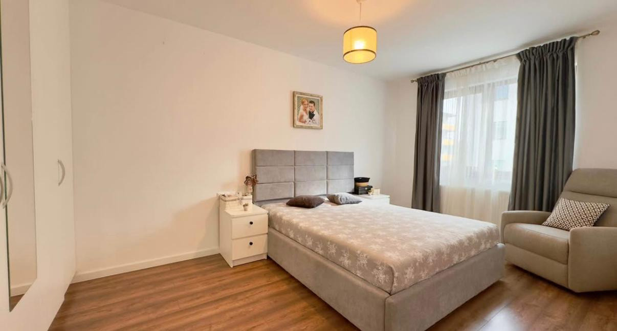 apartament cu 2 camere,etaj intermediar,parcare subterana si boxa,Parc Poligon