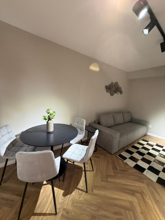 apartament ultrafinisat cu 3 camere,pacare subterana,zona Terra