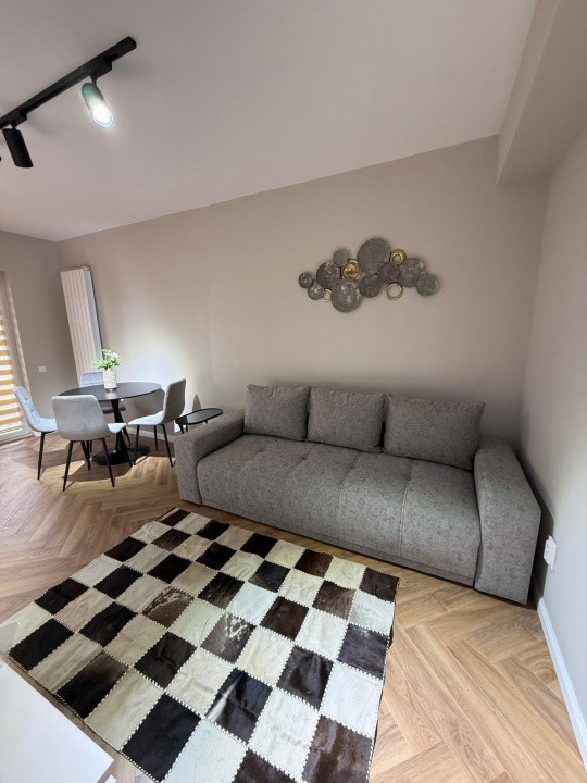 apartament ultrafinisat cu 3 camere,pacare subterana,zona Terra