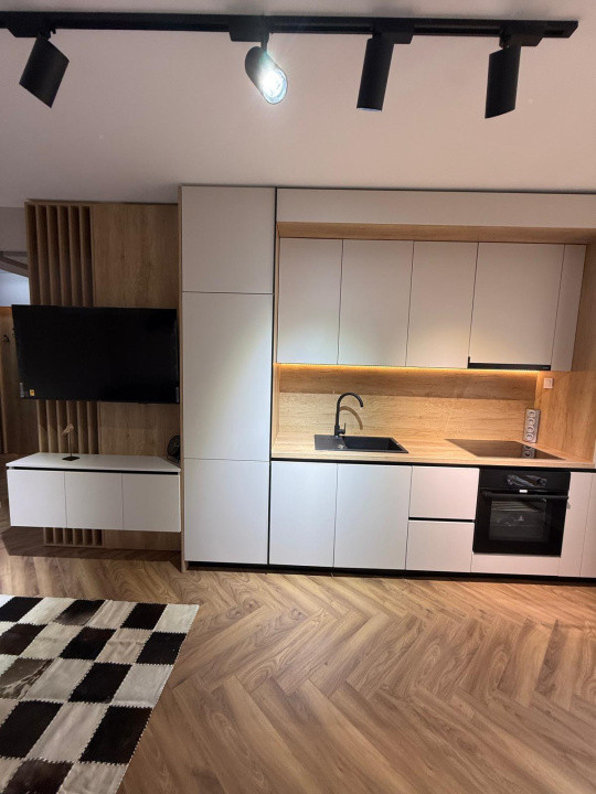 apartament ultrafinisat cu 3 camere,pacare subterana,zona Terra