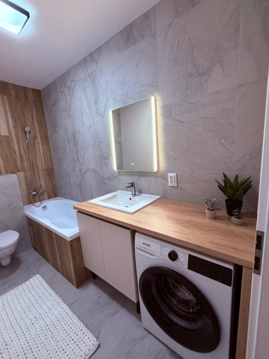 apartament ultrafinisat cu 3 camere,pacare subterana,zona Terra