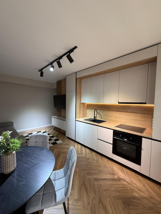 apartament ultrafinisat cu 3 camere,pacare subterana,zona Terra