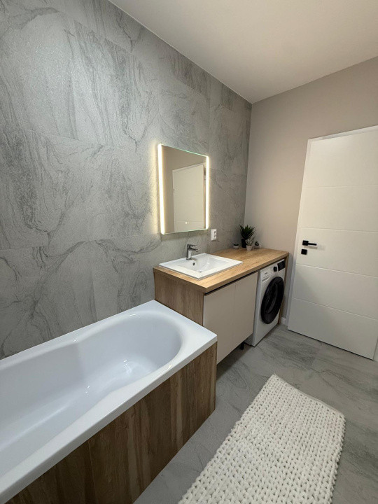 apartament ultrafinisat cu 3 camere,pacare subterana,zona Terra