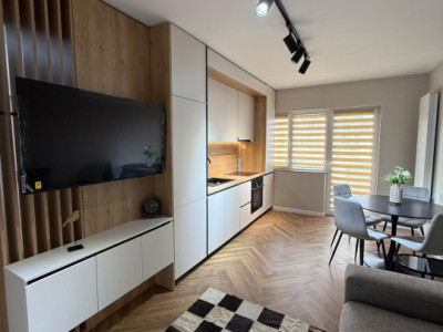 apartament ultrafinisat cu 3 camere,pacare subterana,zona Terra