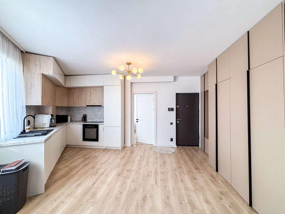 Apartament 3 camere, 65 mp, parcare, zona Vivo!