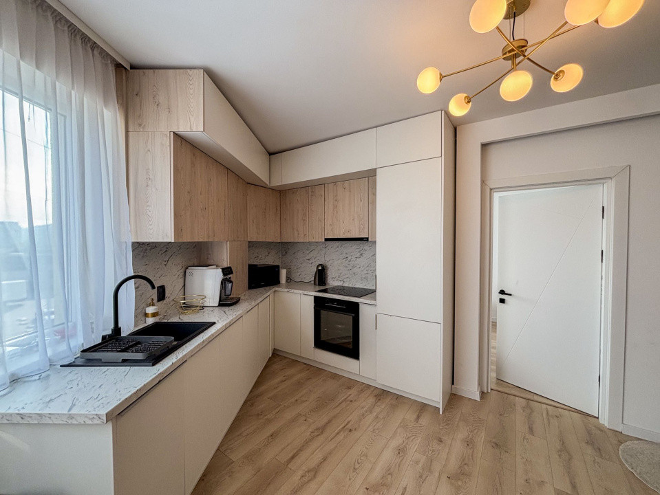 Apartament 3 camere, 65 mp, parcare, zona Vivo!