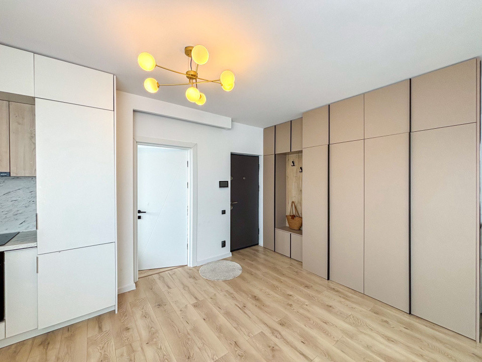 Apartament 3 camere, 65 mp, parcare, zona Vivo!