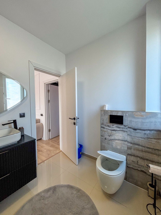 Apartament 3 camere, 65 mp, parcare, zona Vivo!