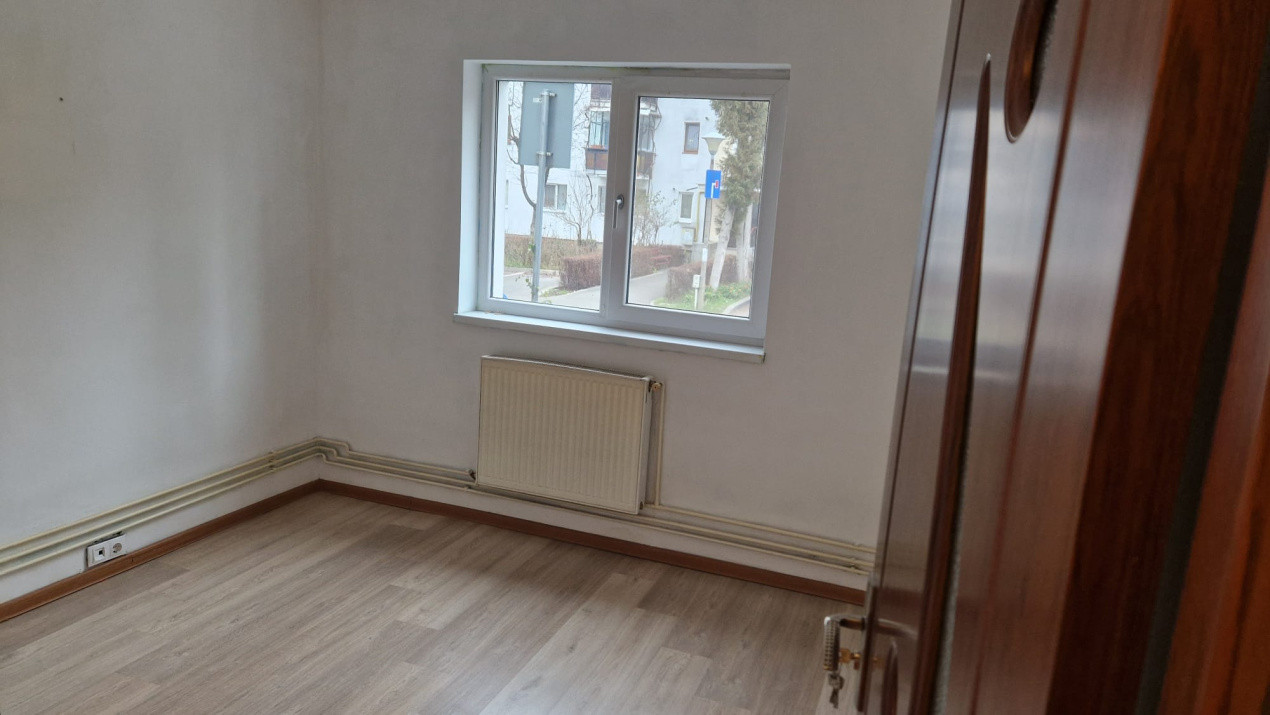 Apartament cu 3 camere decomandate,zona Manastur