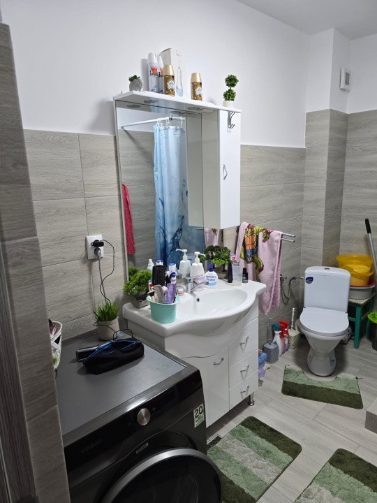 Apartament de vanzare 1 camere si 2 parcari cu CF,zona Parc Poligon