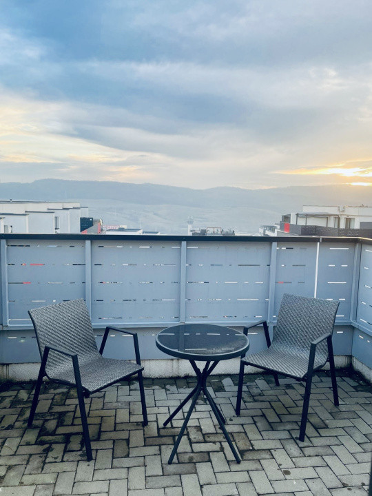 Apartament la cheie cu terasa de 44 mp,2 camere,bloc nou