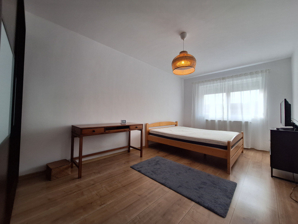 Apartamente 3 camere ,64 mp utili ,parcare ,zona Eroilor