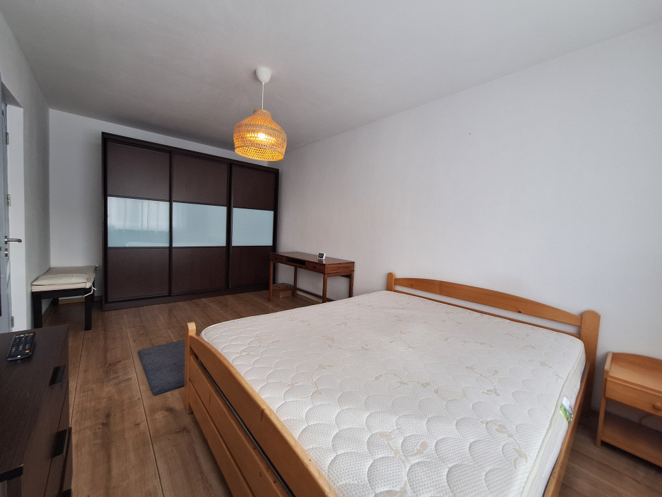 Apartamente 3 camere ,64 mp utili ,parcare ,zona Eroilor