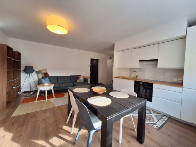 Apartamente 3 camere ,64 mp utili ,parcare ,zona Eroilor