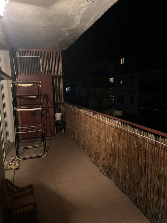 Apartament cu 2 camere, decomandat, 2 balcoane, zona Eroilor