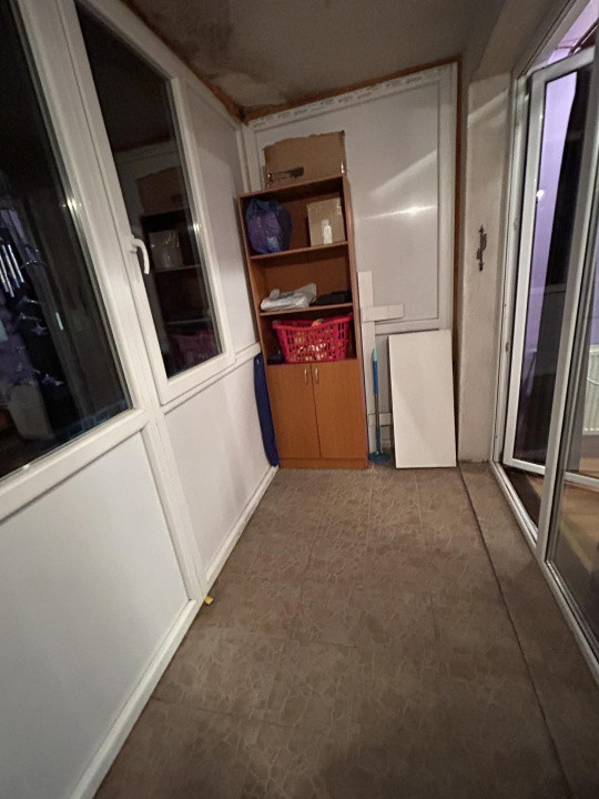 Apartament cu 2 camere, decomandat, 2 balcoane, zona Eroilor