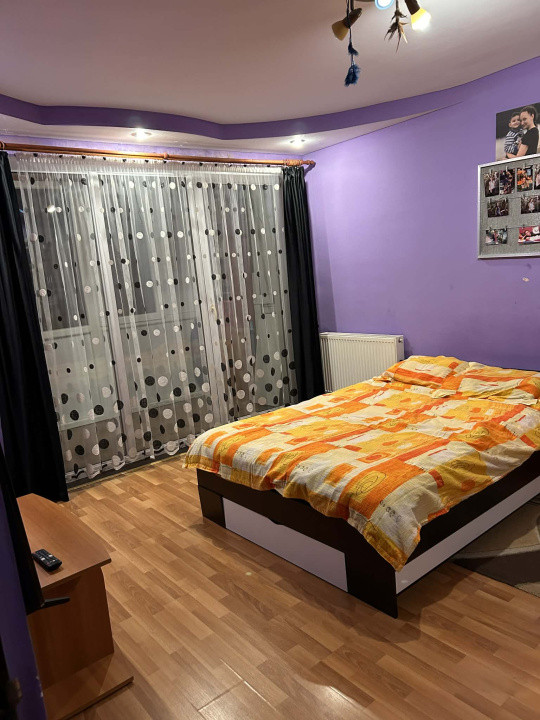 Apartament cu 2 camere, decomandat, 2 balcoane, zona Eroilor