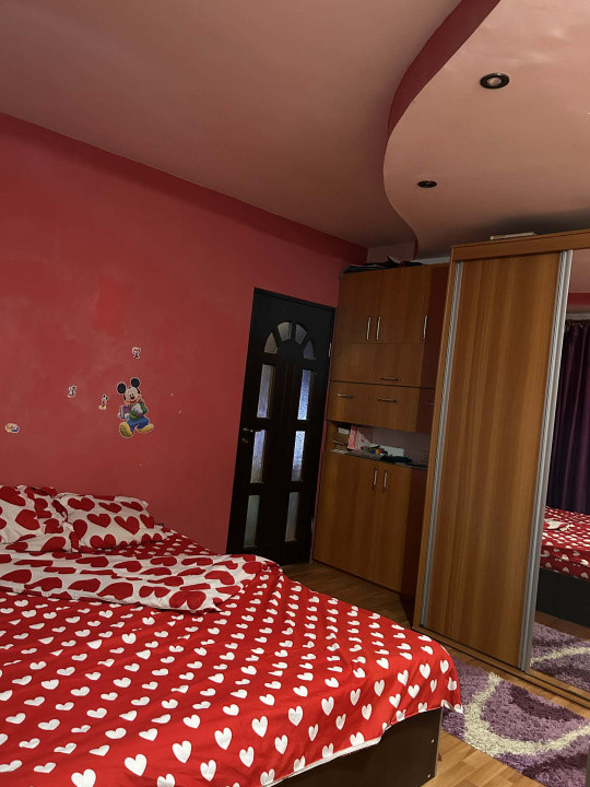 Apartament cu 2 camere, decomandat, 2 balcoane, zona Eroilor