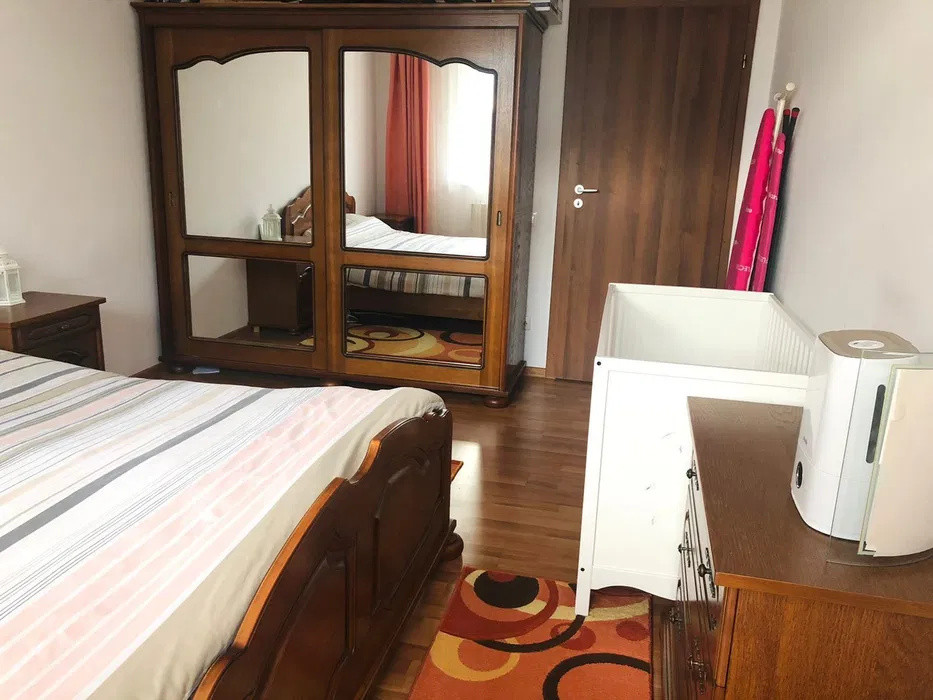 Apartament cu 3 camere, decomandat, 68 mp, parcare, zona Tineretului