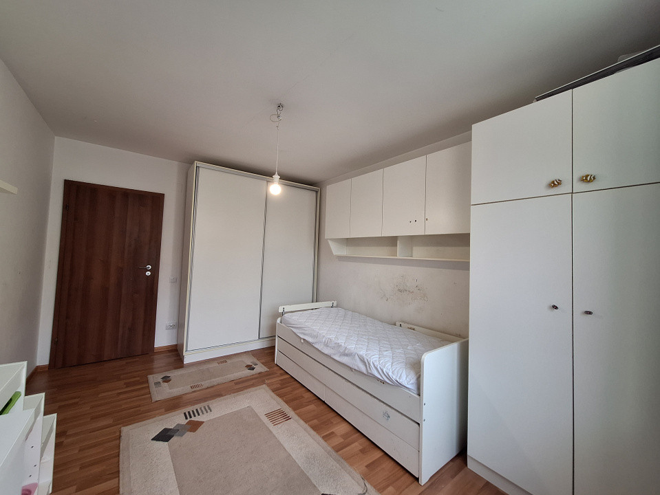 Apartament cu 3 camere, 68 mp, parcare, zona Tineretului