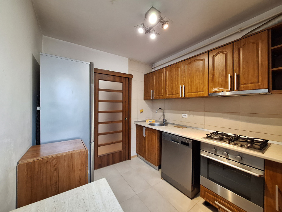 Apartament cu 3 camere, 68 mp, parcare, zona Tineretului