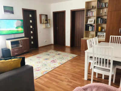Apartament cu 3 camere, decomandat, 68 mp, parcare, zona Tineretului