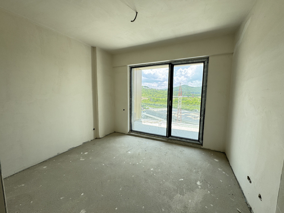 Apartament de 2 camere, 48.73 mp, 20 mp terasa, Finisat, Parcare, Zona Vivo