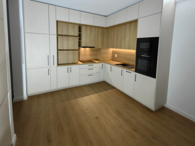 Apartament de 2 camere, 48.73 mp, Finisat, Parcare, Zona Vivo