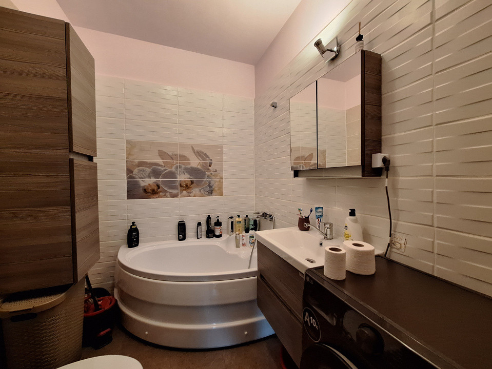 Apartament cu 2 camere, decomandat, 50 mp, balcon, zona Abatorului