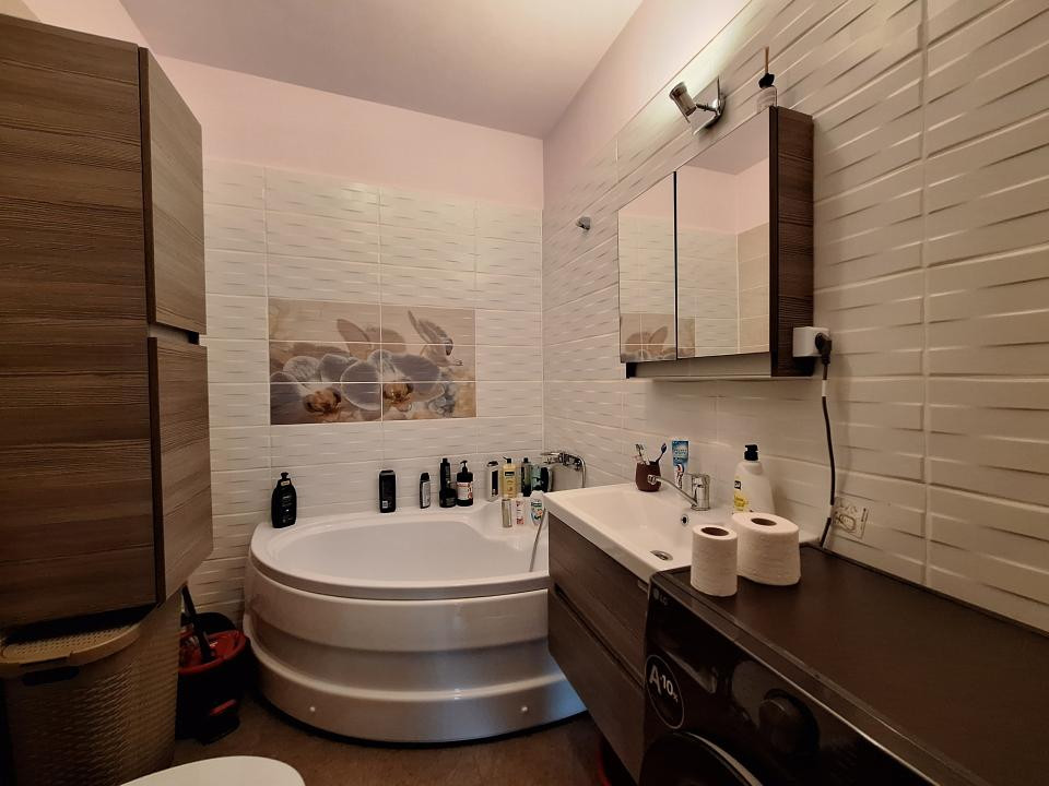 Apartament cu 2 camere, decomandat, 50 mp, balcon, zona Abatorului