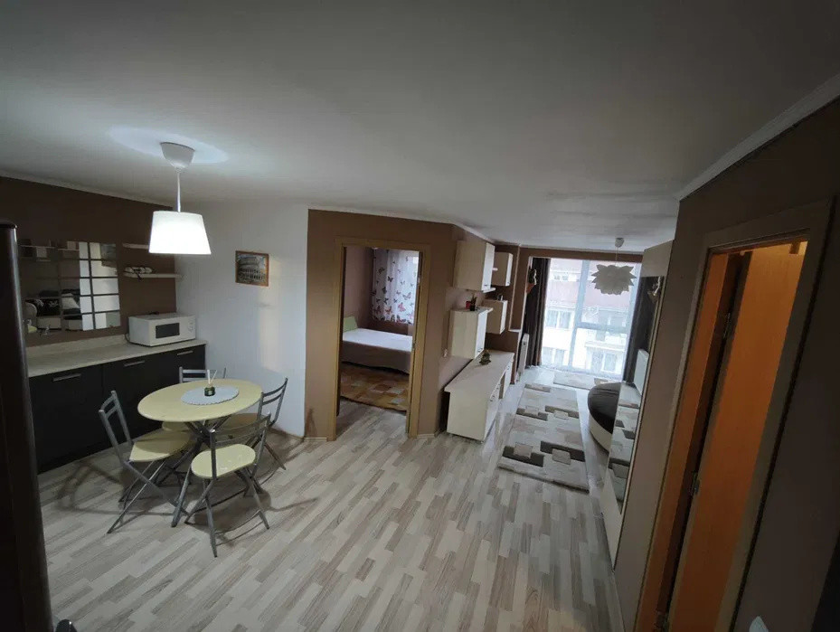 Apartament cu 2 camere, 44 mp, parcare, zona Terra