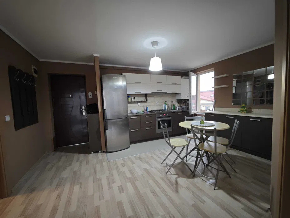 Apartament cu 2 camere, 44 mp, parcare, zona Terra