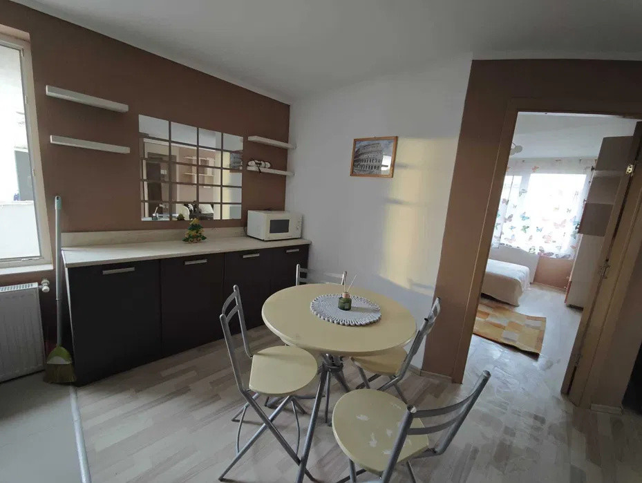 Apartament cu 2 camere, 44 mp, parcare, zona Terra