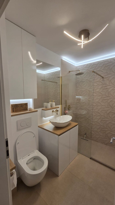 Apartament la cheie , 2 camere+balcon,parcare inclusa,etaj intermediar