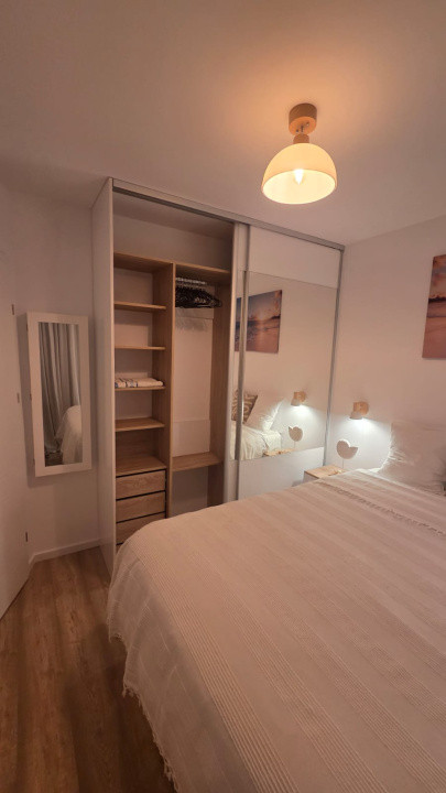 Apartament la cheie , 2 camere+balcon,parcare inclusa,etaj intermediar