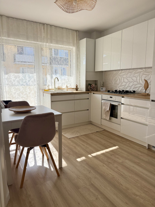 Apartament la cheie , 2 camere+balcon,etaj intermediar